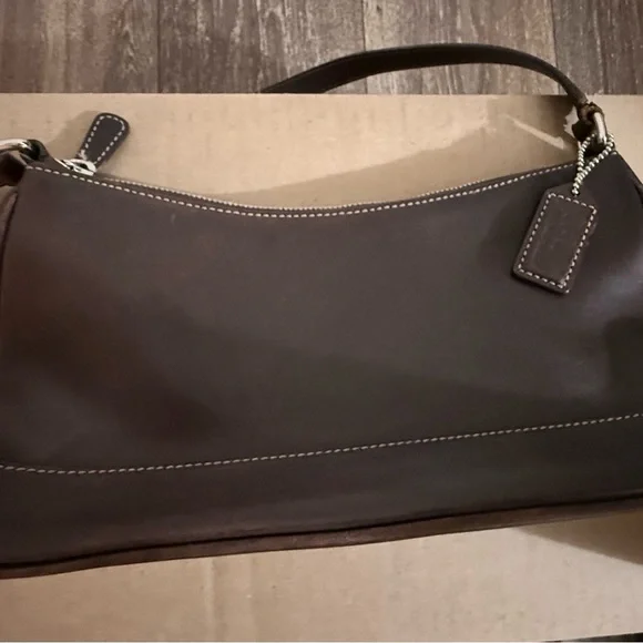 Vintage Coach Brown Leather Shoulder bag - Picture 4 of 9